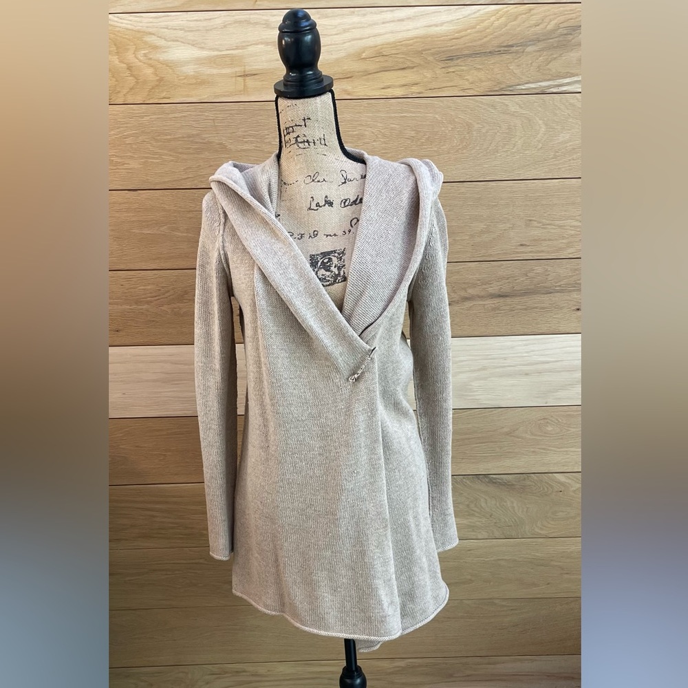 Vince 50% Yak, 50% Wool Hooded Cardigan Sweater w/ Pin Fastener.  Size S.